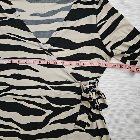Womens Zebra Print Surplice Side Tie Blouse Tan Black Size Large Stretch - Picture 7 of 9